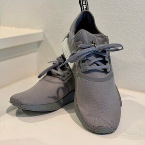 NEW Men's Adidas NMD R1 Shoes